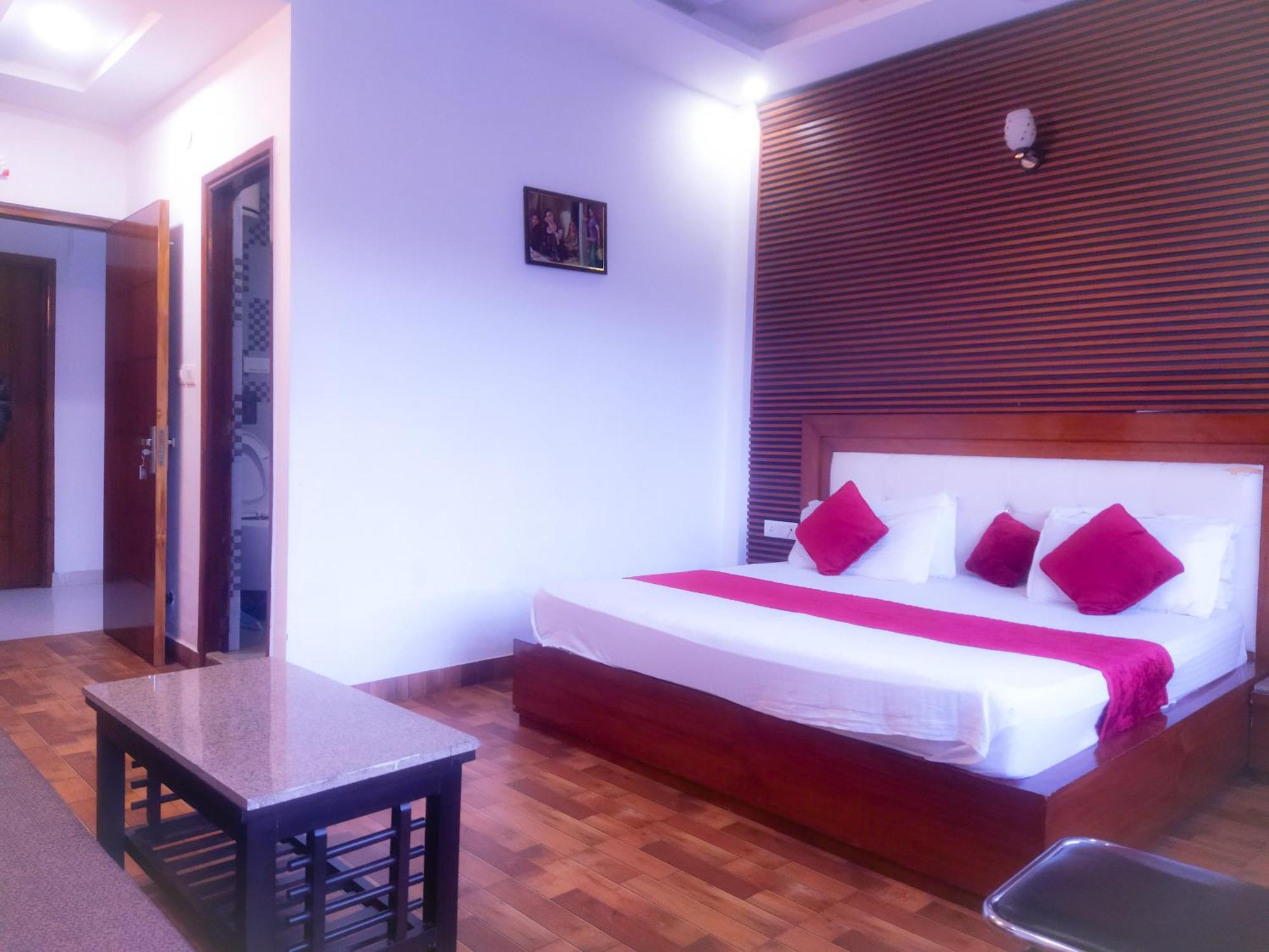 Hotel Snow Ark Inn, دالهوزي المظهر الخارجي الصورة
